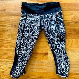 Lululemon size 4 capris length bottoms!